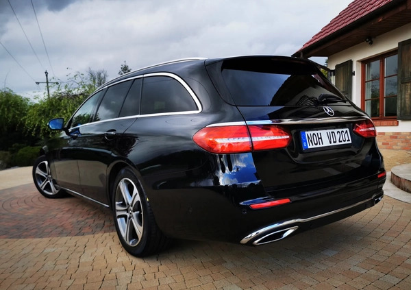 Mercedes-Benz Klasa E cena 89900 przebieg: 178000, rok produkcji 2017 z Ćmielów małe 529